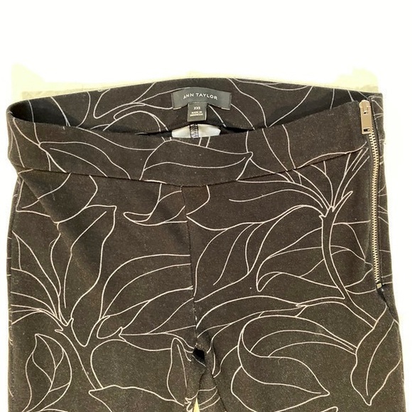 Ann Taylor Pants - NWT, Ann Taylor Leggings/ Ankle Length Pants!